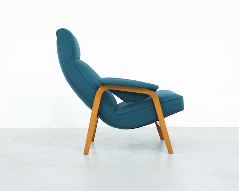 Artifort lounge chair Mod. 137 by Theo Ruth