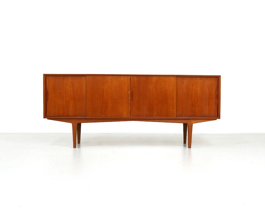 Kameleon Design | 1960s Danish Sideboard by Knud Nielsen for Losning Mobelfabrik