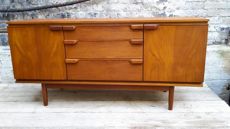 cafe Monarchie onthouden Inkoop | Kameleon Design - Wij kopen gebruikte vintage meubels op!