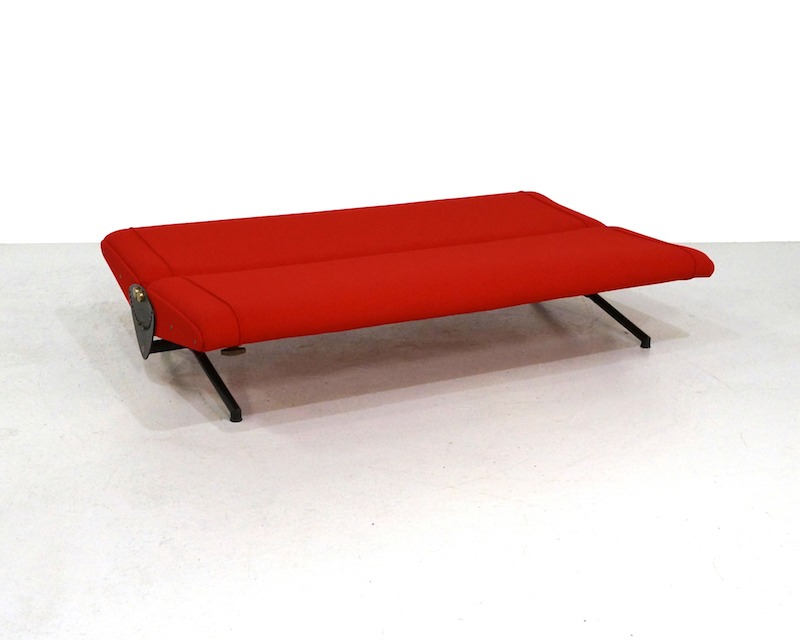 Tecno D70 sofa by Osvaldo Borsani