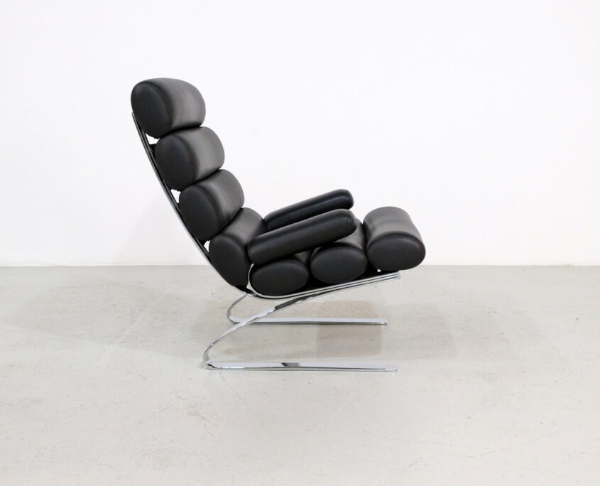 vintage COR Sinus lounge chair in black leather