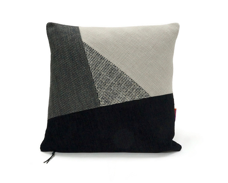 Luxe Geometrisch Colorblock Sierkussen - 40x40 cm - Zwart Grijs - Handgemaakt van meubelstoffen in eigen atelier