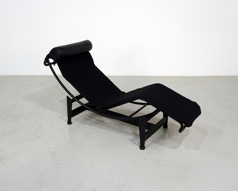 Vintage Cassina LC4 All Black edition