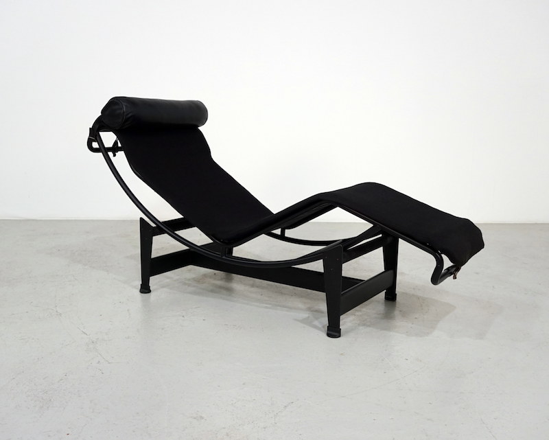 Vintage Cassina LC4 All Black Edition